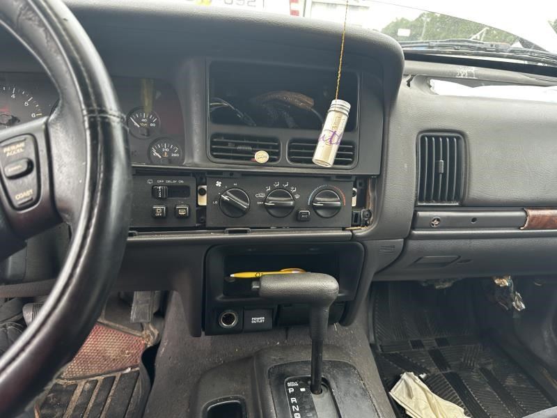 https://f005.backblazeb2.com/file/img-partshotlines-com/Inventory/MA79/Vehicle/74812_11.jpg