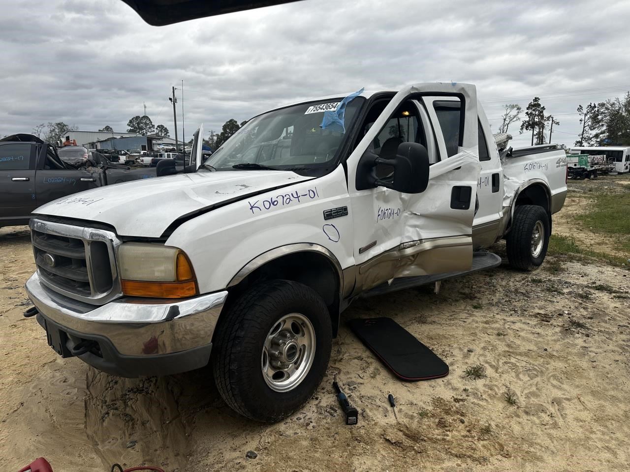 https://f005.backblazeb2.com/file/img-partshotlines-com/Inventory/MA79/Vehicle/75267_01.jpg