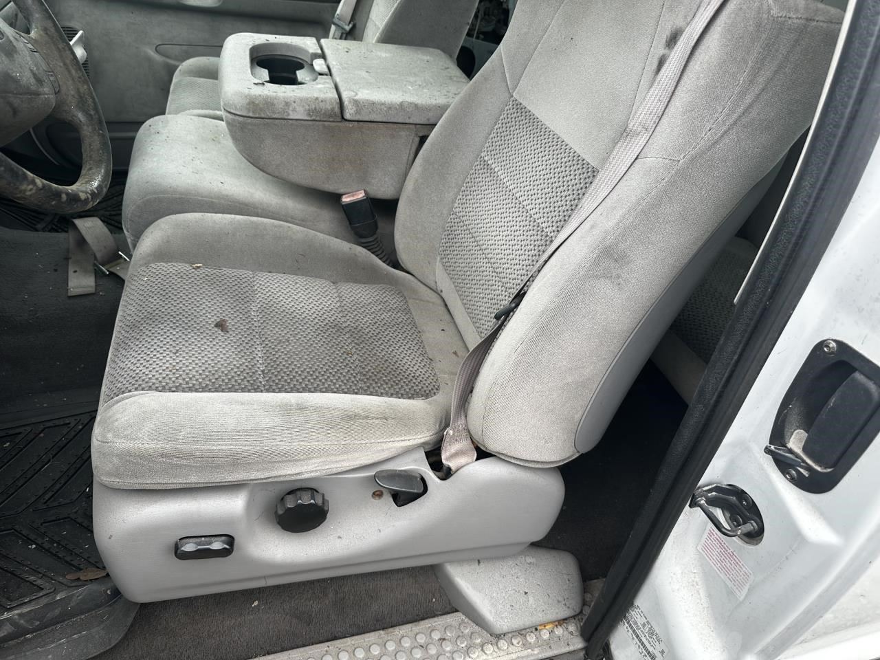 https://f005.backblazeb2.com/file/img-partshotlines-com/Inventory/MA79/Vehicle/75306_12.jpg