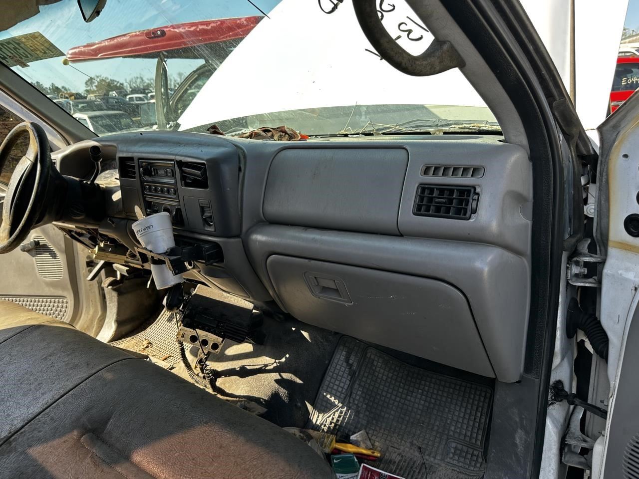 https://f005.backblazeb2.com/file/img-partshotlines-com/Inventory/MA79/Vehicle/75384_11.jpg