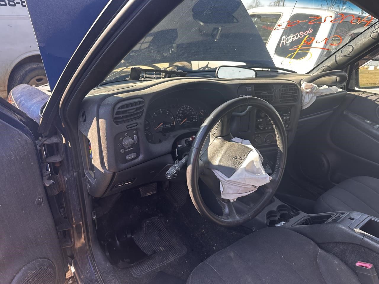https://f005.backblazeb2.com/file/img-partshotlines-com/Inventory/MA79/Vehicle/76182_10.jpg