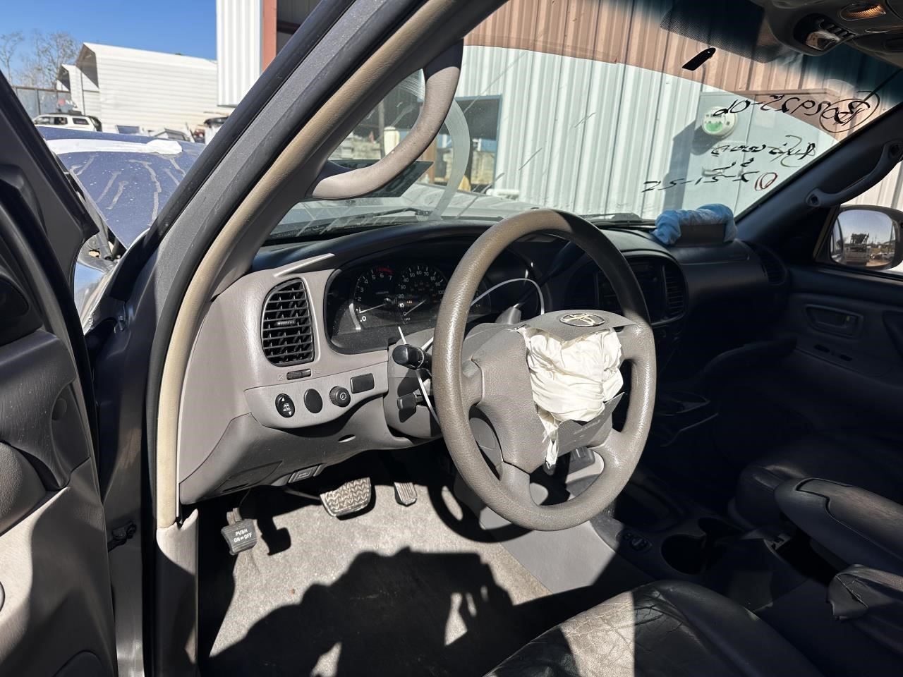 https://f005.backblazeb2.com/file/img-partshotlines-com/Inventory/MA79/Vehicle/76404_12.jpg