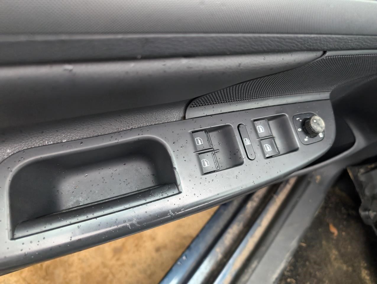https://f005.backblazeb2.com/file/img-partshotlines-com/Inventory/MA79/Vehicle/76498_07.jpg