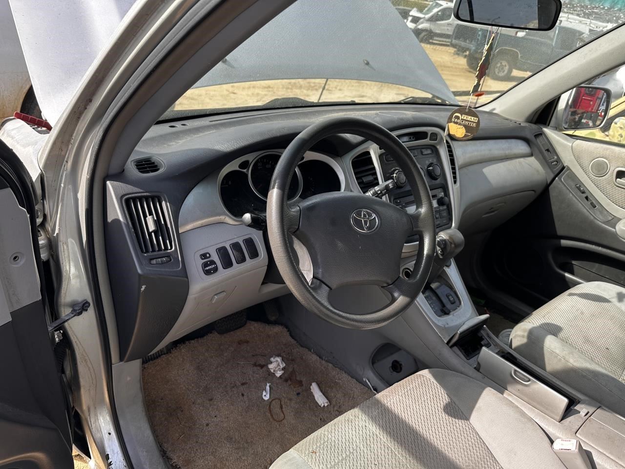 https://f005.backblazeb2.com/file/img-partshotlines-com/Inventory/MA79/Vehicle/76592_10.jpg