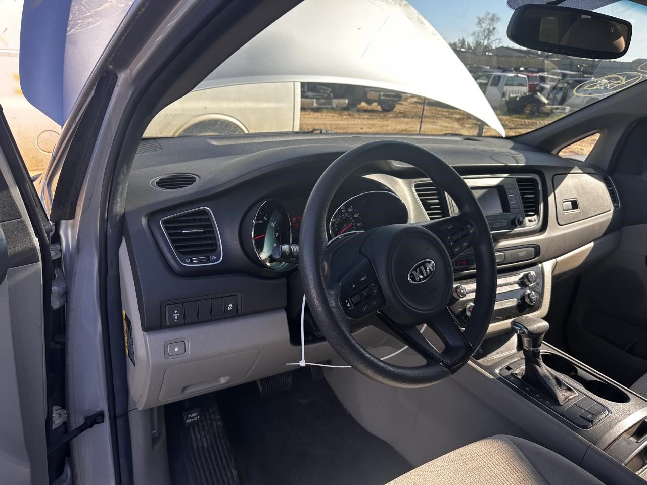 https://f005.backblazeb2.com/file/img-partshotlines-com/Inventory/MA79/Vehicle/76753_10.jpg