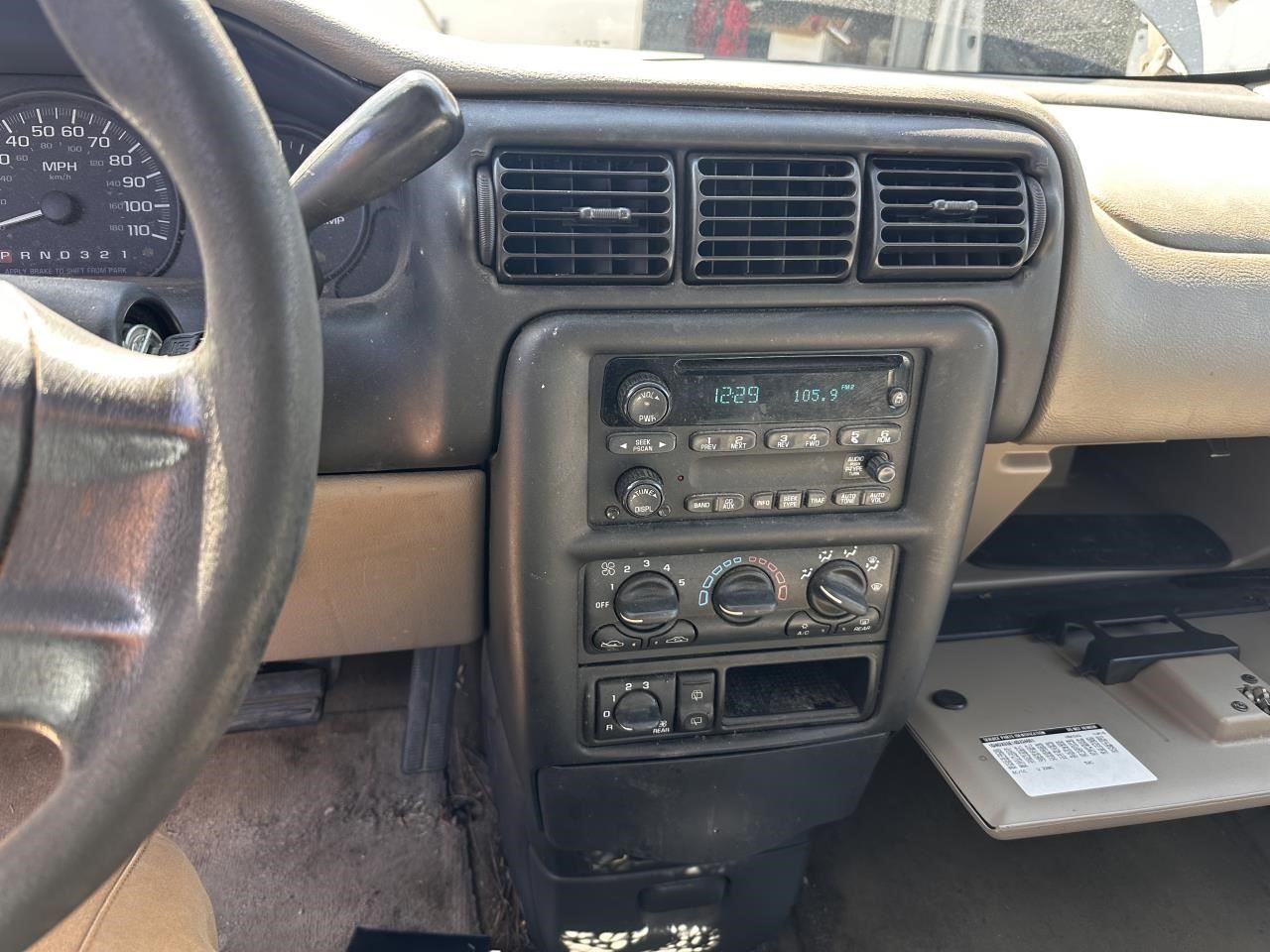 https://f005.backblazeb2.com/file/img-partshotlines-com/Inventory/MA79/Vehicle/77002_11.jpg