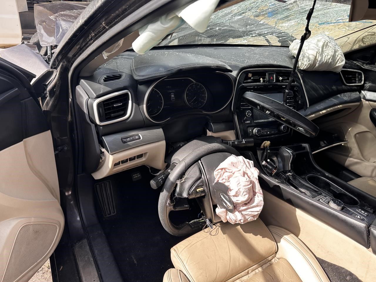 https://f005.backblazeb2.com/file/img-partshotlines-com/Inventory/MA79/Vehicle/77040_10.jpg
