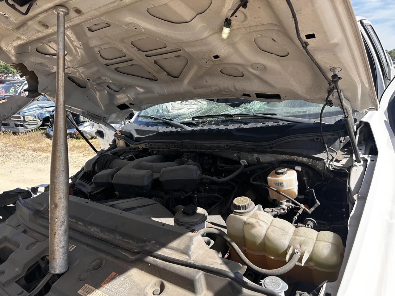 https://f005.backblazeb2.com/file/img-partshotlines-com/Inventory/MA79/Vehicle/77451_08.jpg