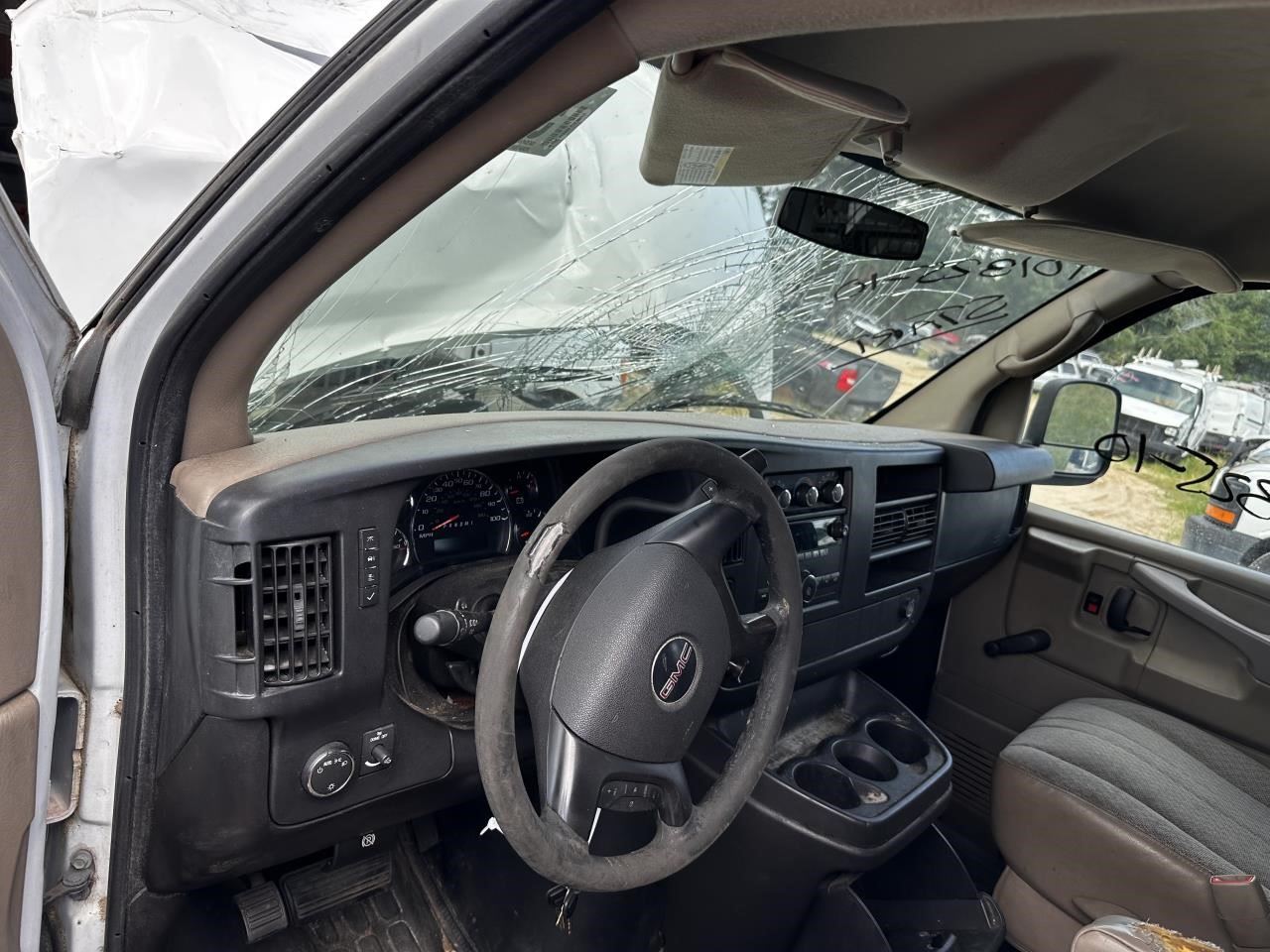 https://f005.backblazeb2.com/file/img-partshotlines-com/Inventory/MA79/Vehicle/77604_09.jpg