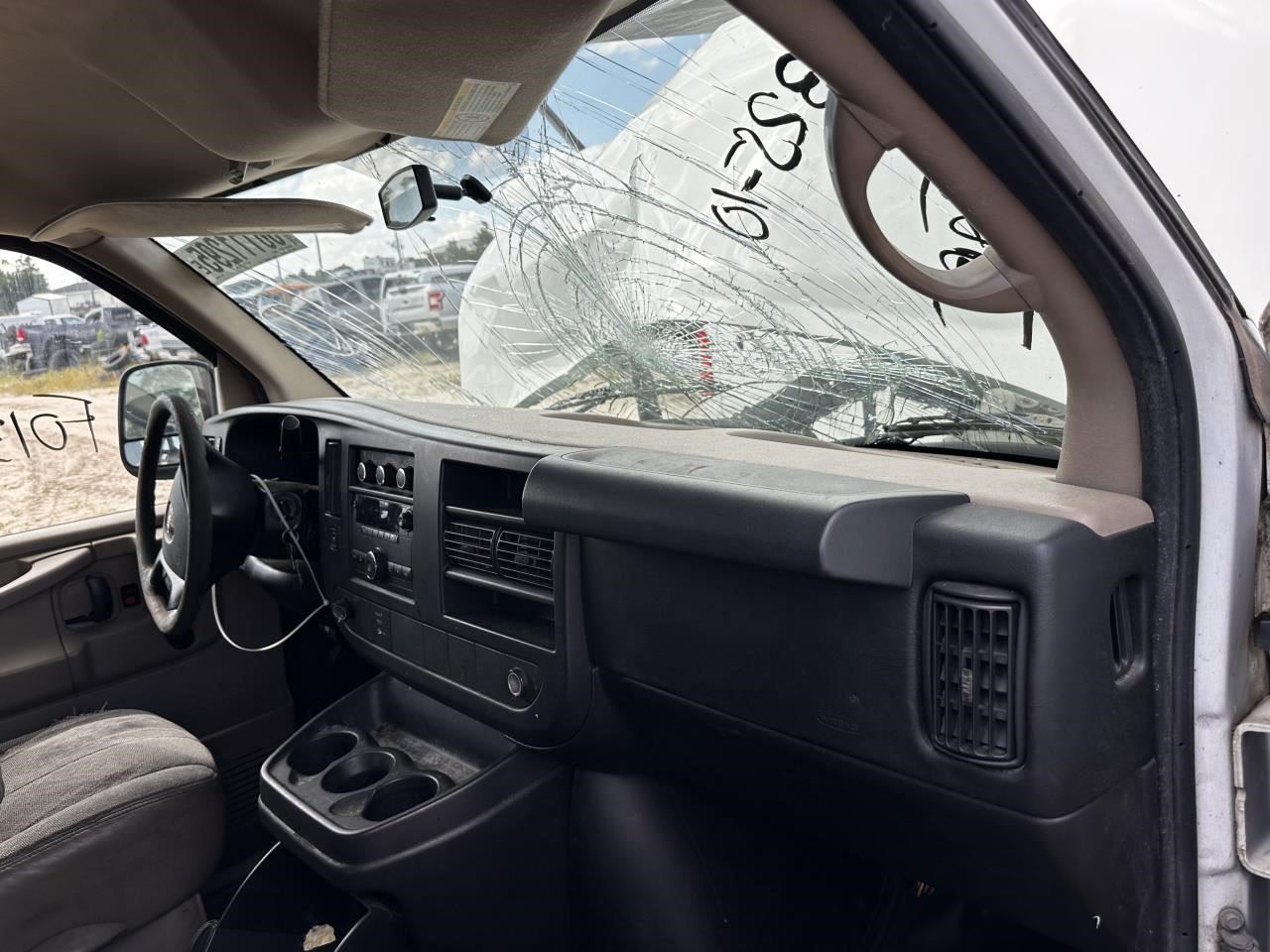 https://f005.backblazeb2.com/file/img-partshotlines-com/Inventory/MA79/Vehicle/77604_12.jpg