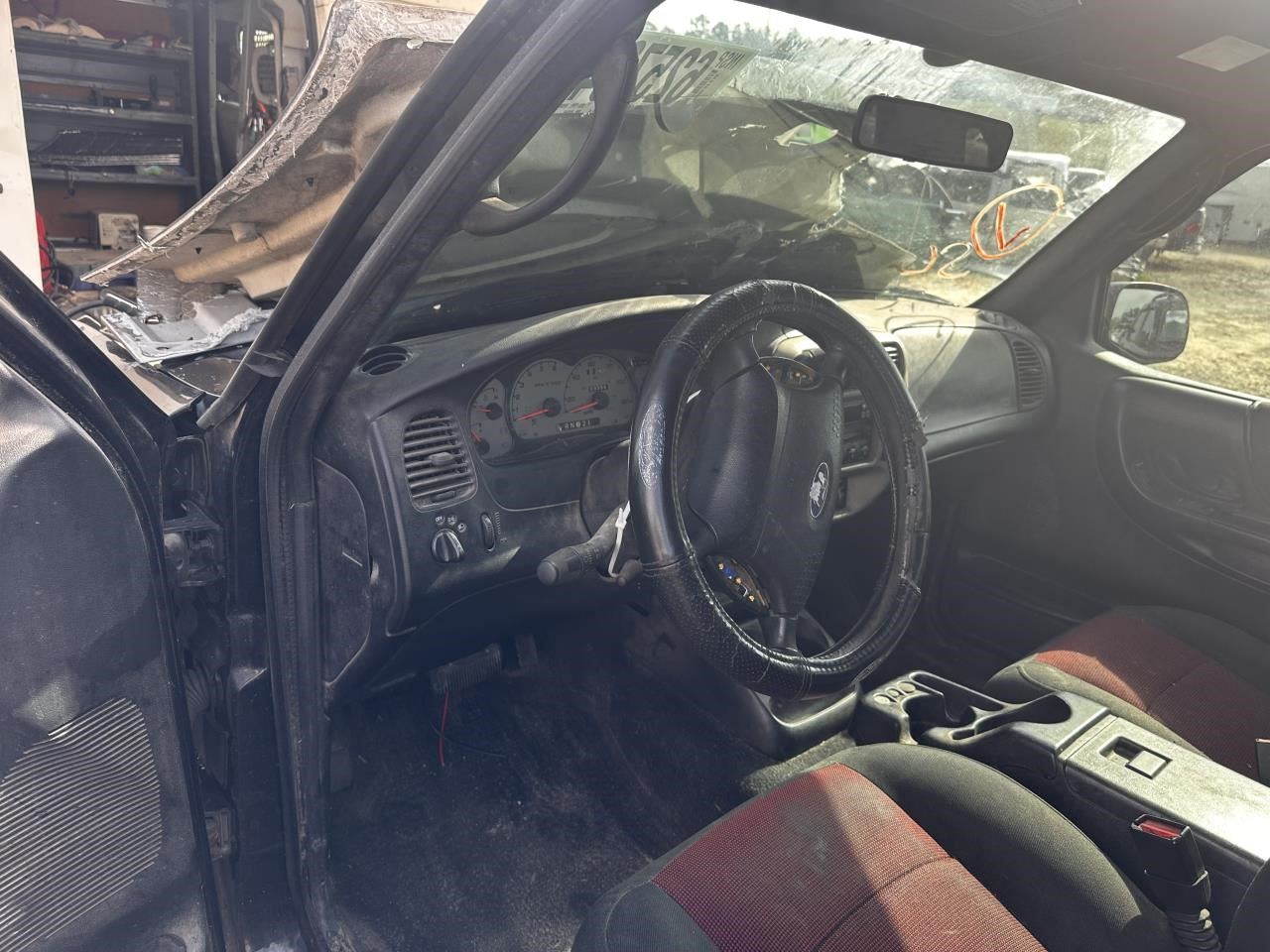 https://f005.backblazeb2.com/file/img-partshotlines-com/Inventory/MA79/Vehicle/77923_10.jpg
