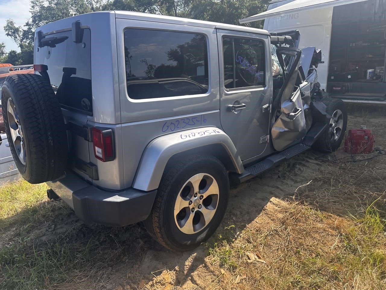 https://f005.backblazeb2.com/file/img-partshotlines-com/Inventory/MA79/Vehicle/77976_04.jpg