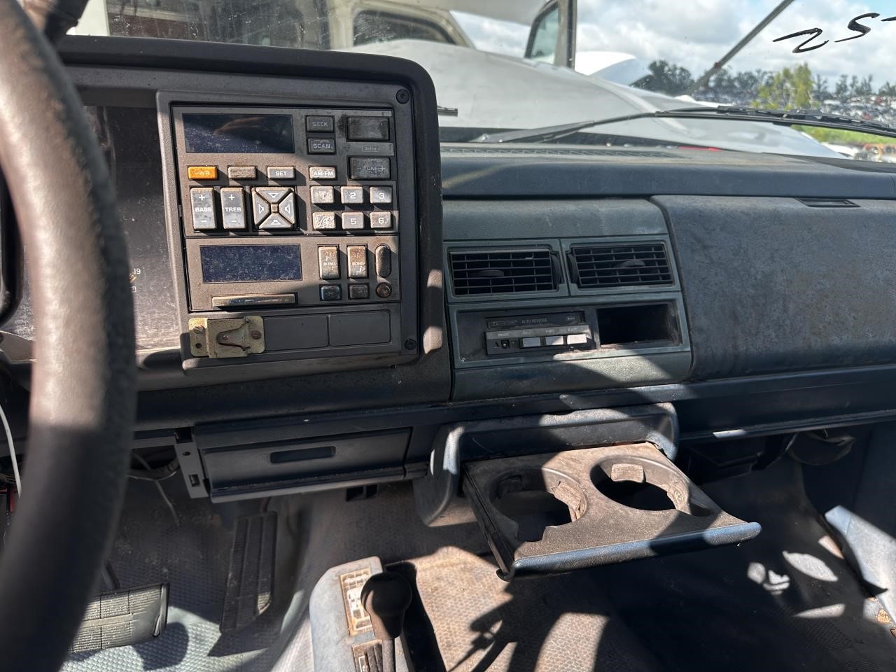 https://f005.backblazeb2.com/file/img-partshotlines-com/Inventory/MA79/Vehicle/78254_11.jpg