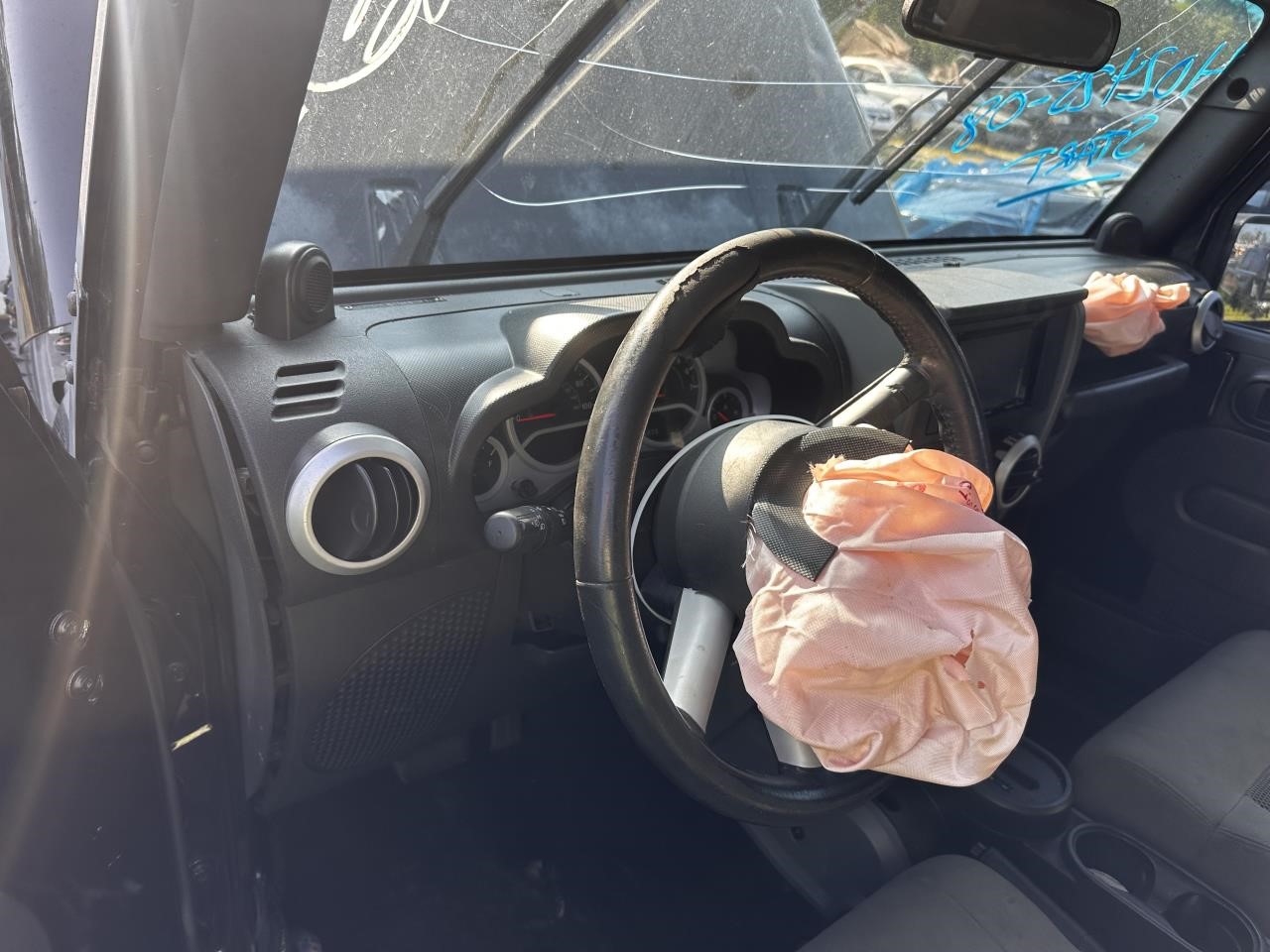 https://f005.backblazeb2.com/file/img-partshotlines-com/Inventory/MA79/Vehicle/78266_11.jpg