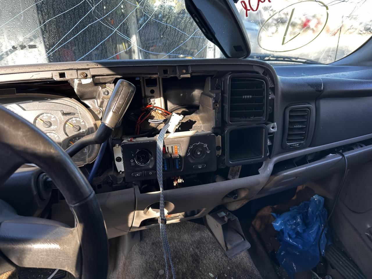 https://f005.backblazeb2.com/file/img-partshotlines-com/Inventory/MA79/Vehicle/79166_12.jpg