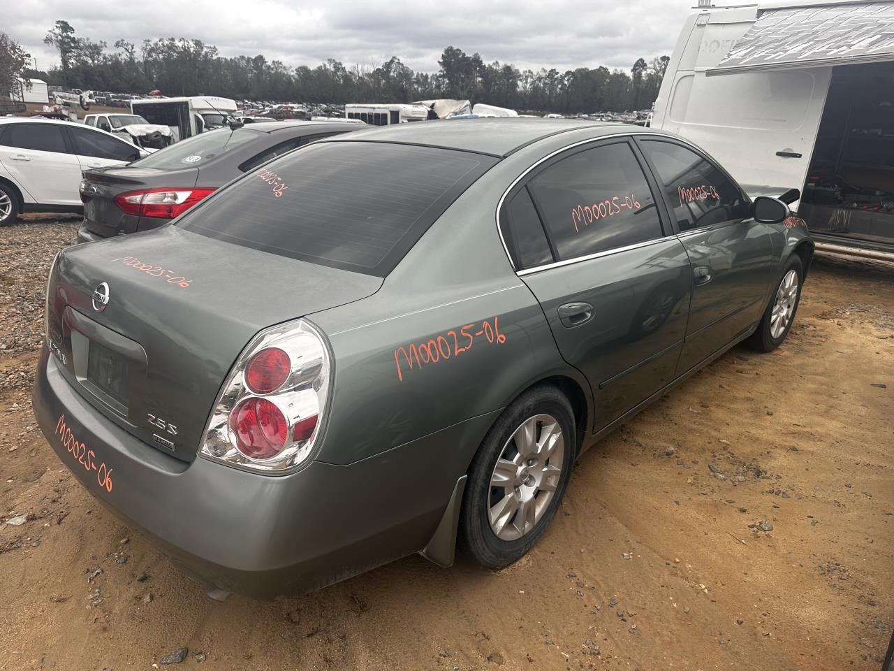 https://f005.backblazeb2.com/file/img-partshotlines-com/Inventory/MA79/Vehicle/79329_04.jpg