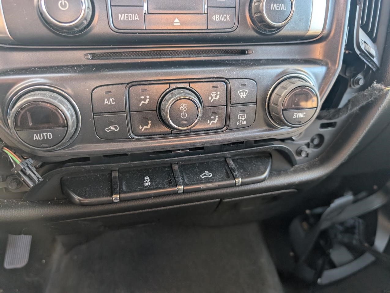 https://f005.backblazeb2.com/file/img-partshotlines-com/Inventory/MA79/Vehicle/79409_05.jpg