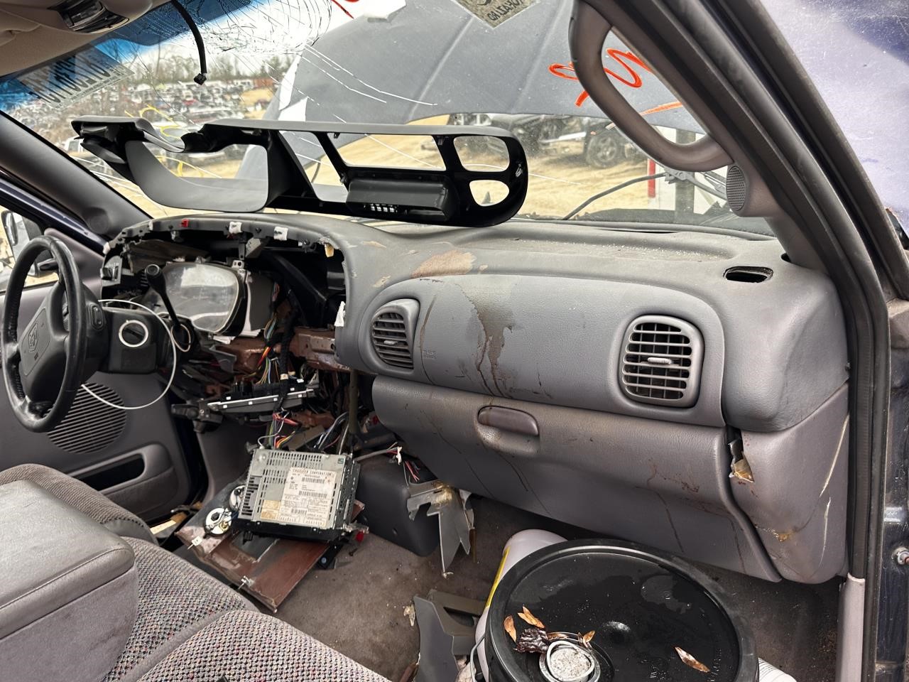 https://f005.backblazeb2.com/file/img-partshotlines-com/Inventory/MA79/Vehicle/79444_12.jpg