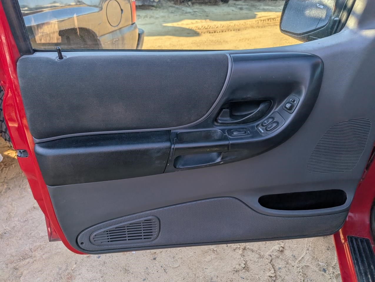 https://f005.backblazeb2.com/file/img-partshotlines-com/Inventory/MA79/Vehicle/79478_10.jpg