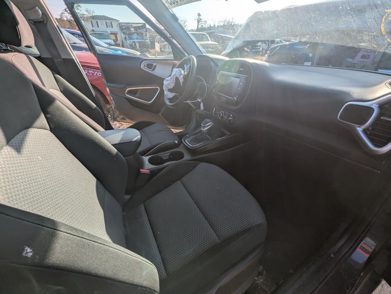 https://f005.backblazeb2.com/file/img-partshotlines-com/Inventory/MA79/Vehicle/79589_12.jpg