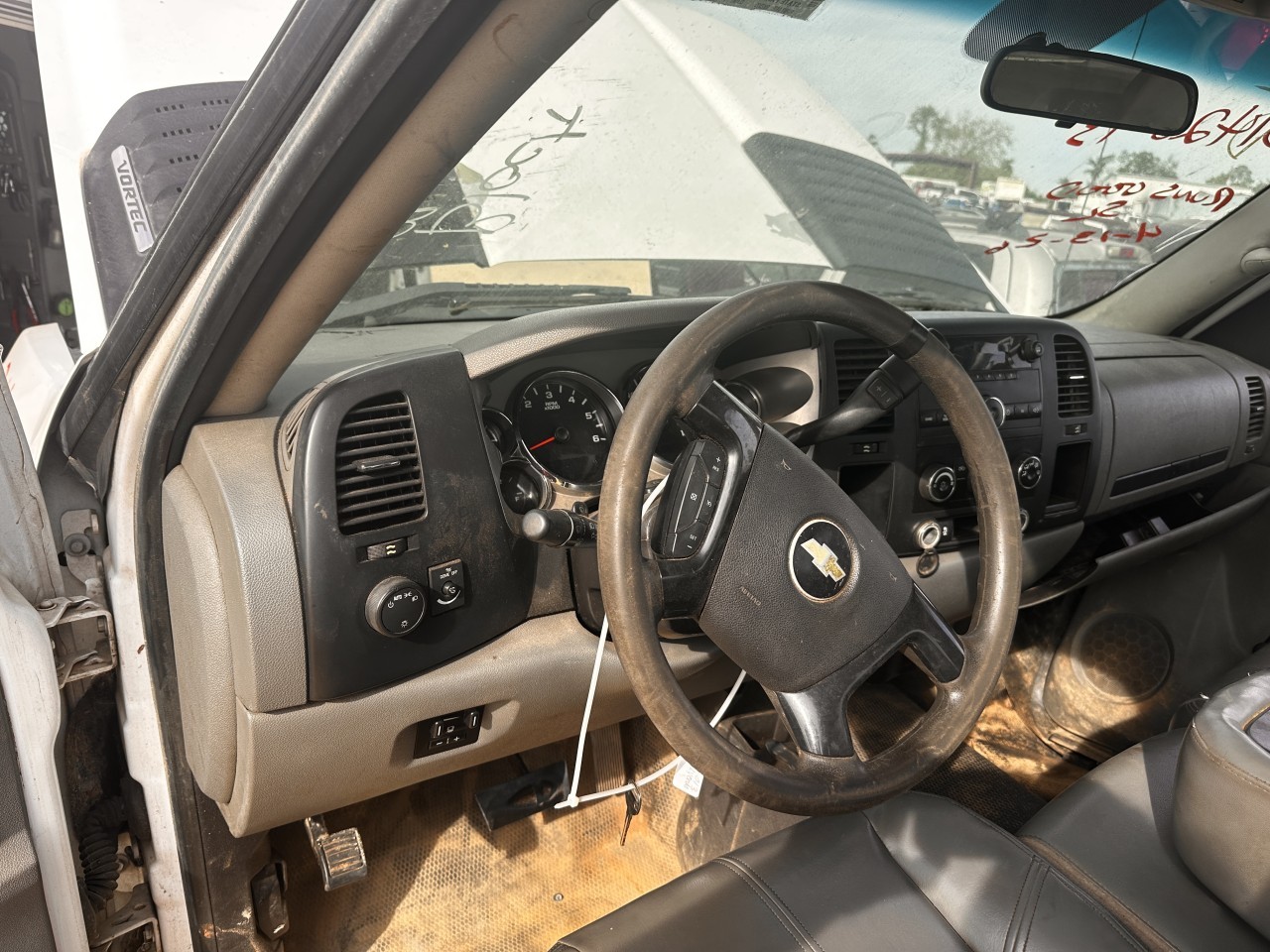 https://f005.backblazeb2.com/file/img-partshotlines-com/Inventory/MA79/Vehicle/80555_11.jpg