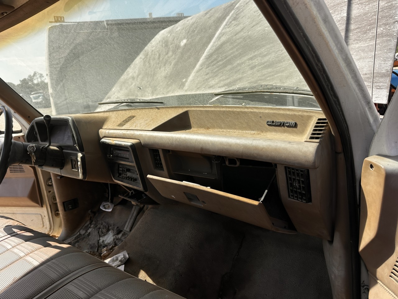 https://f005.backblazeb2.com/file/img-partshotlines-com/Inventory/MA79/Vehicle/80592_11.jpg