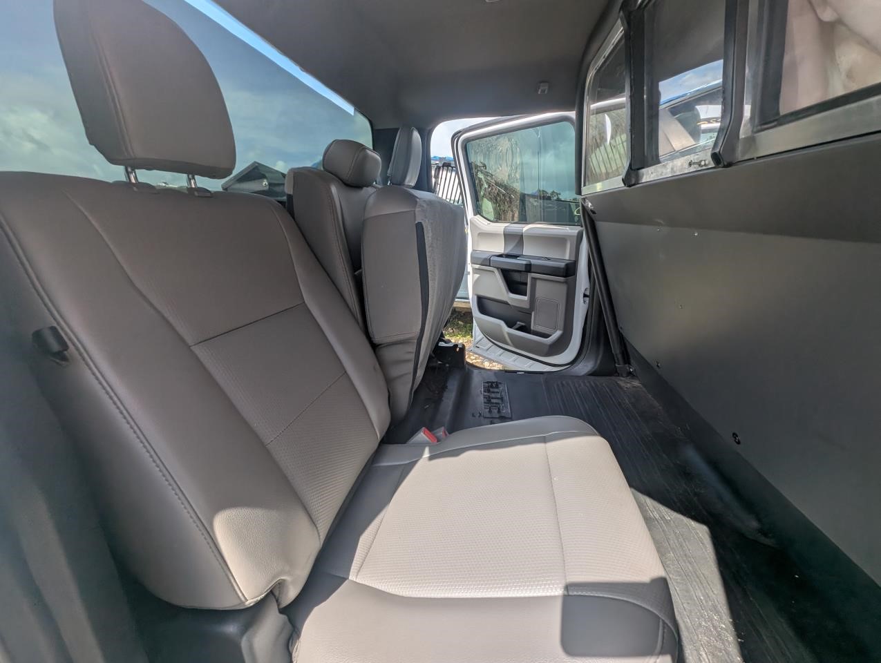https://f005.backblazeb2.com/file/img-partshotlines-com/Inventory/MA79/Vehicle/81186_10.jpg
