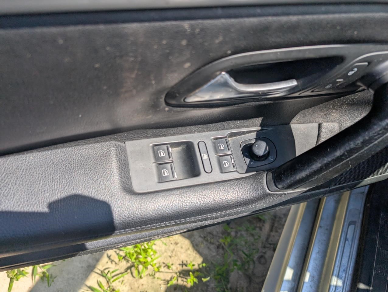 https://f005.backblazeb2.com/file/img-partshotlines-com/Inventory/MA79/Vehicle/81217_09.jpg