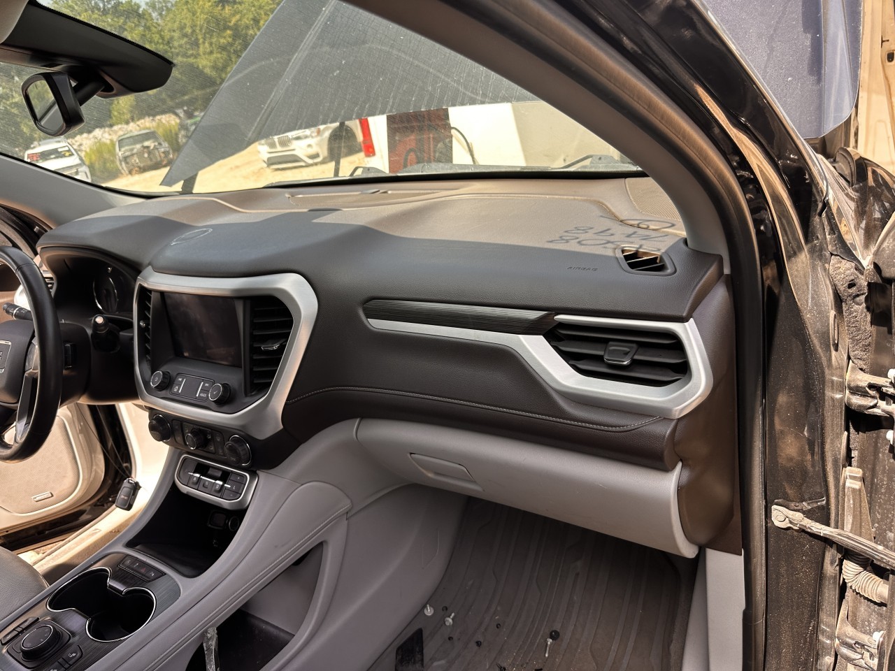 https://f005.backblazeb2.com/file/img-partshotlines-com/Inventory/MA79/Vehicle/81381_12.jpg