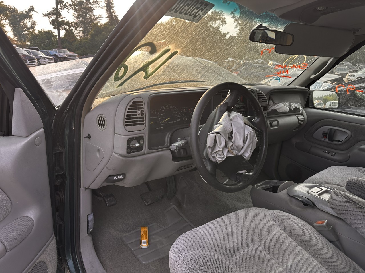 https://f005.backblazeb2.com/file/img-partshotlines-com/Inventory/MA79/Vehicle/81404_10.jpg