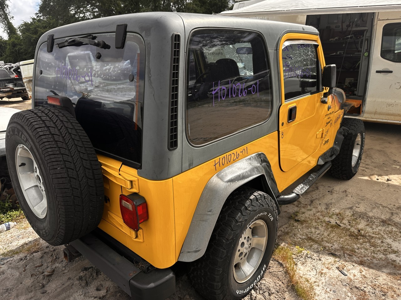 https://f005.backblazeb2.com/file/img-partshotlines-com/Inventory/MA79/Vehicle/81570_04.jpg