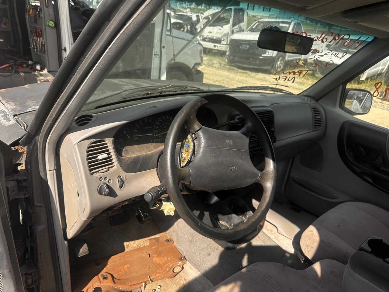 https://f005.backblazeb2.com/file/img-partshotlines-com/Inventory/MA79/Vehicle/81892_10.jpg