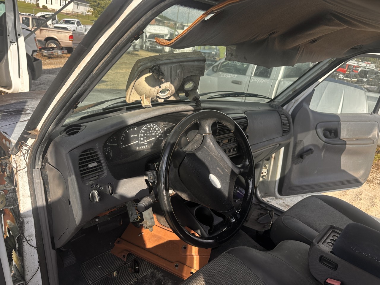 https://f005.backblazeb2.com/file/img-partshotlines-com/Inventory/MA79/Vehicle/82044_10.jpg