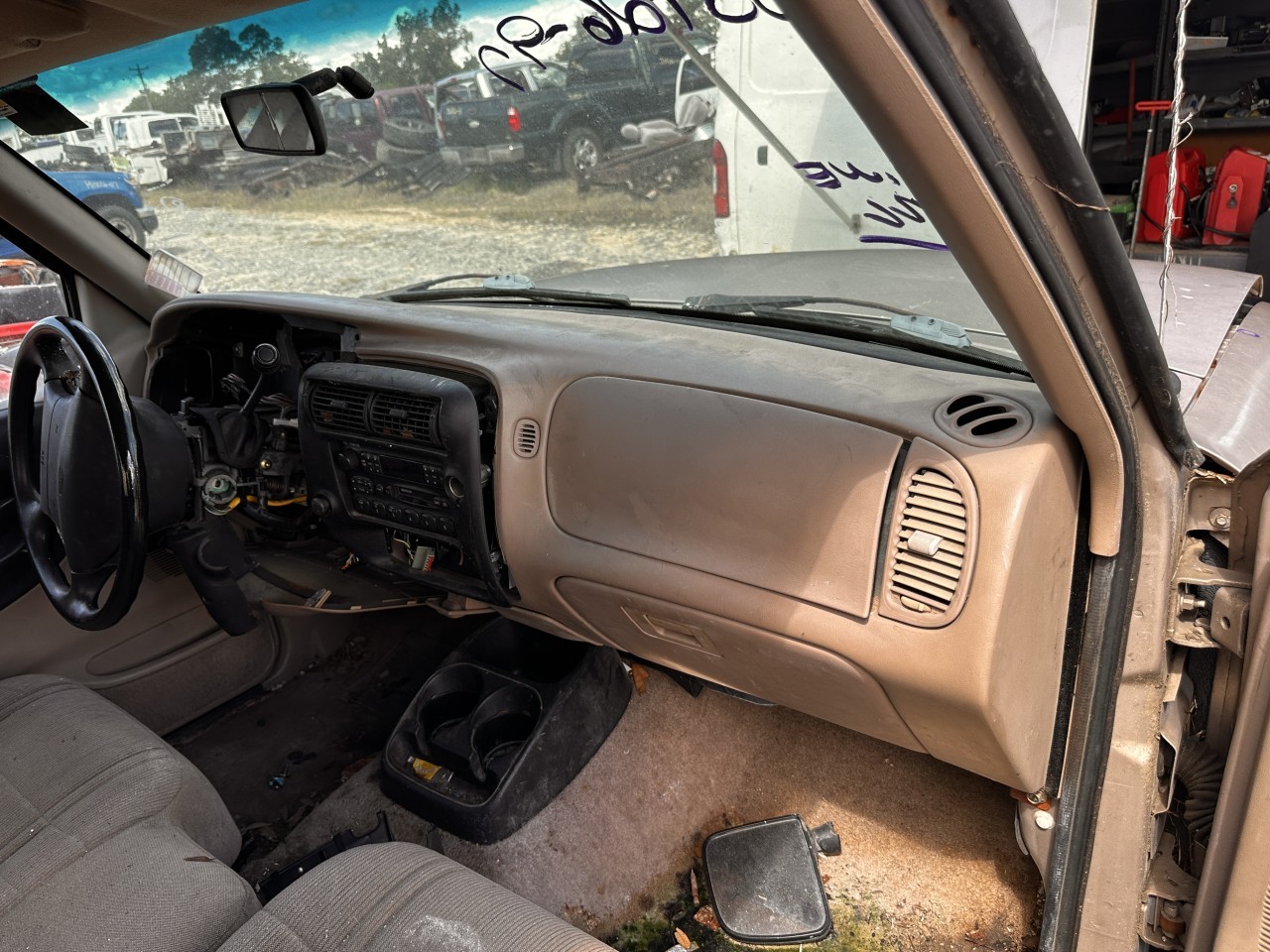https://f005.backblazeb2.com/file/img-partshotlines-com/Inventory/MA79/Vehicle/82050_10.jpg