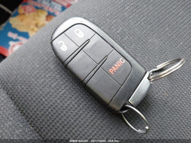 Vehicle/101748_11.jpg