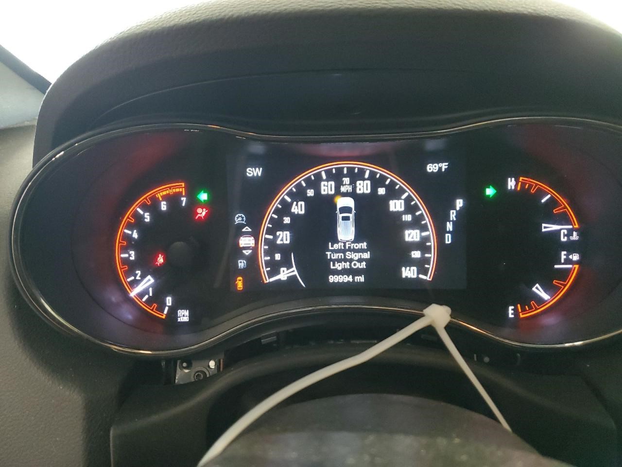 Vehicle/104101_09.jpg