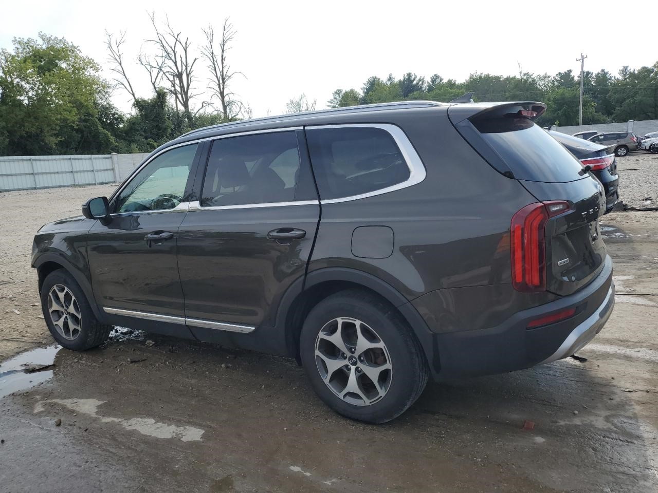 Vehicle/104708_02.jpg