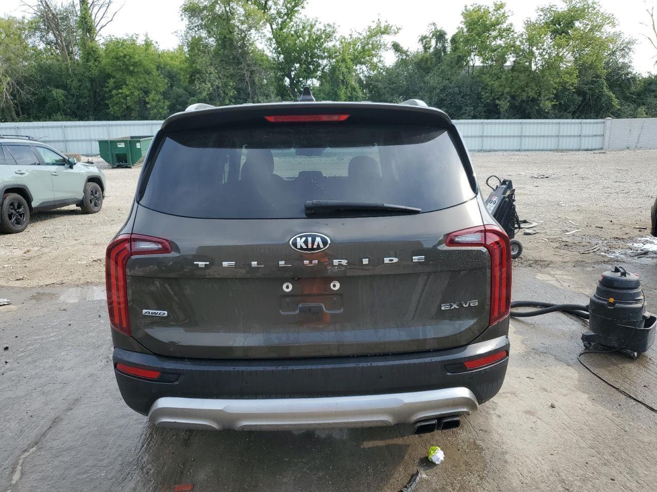 Vehicle/104708_06.jpg