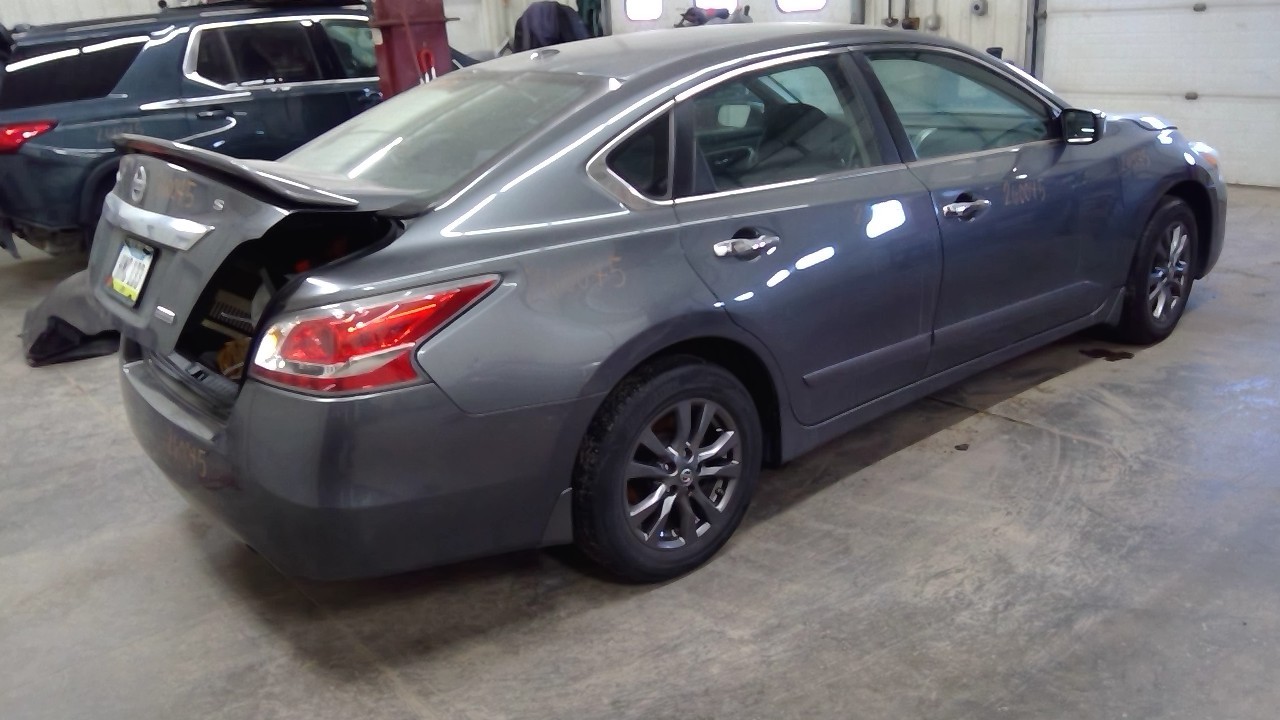 Vehicle/107922_03.jpg