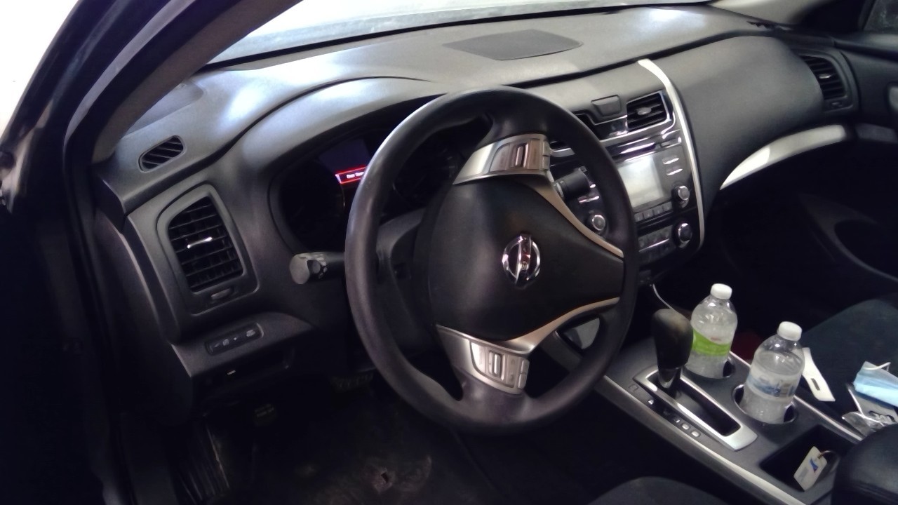 Vehicle/107922_06.jpg