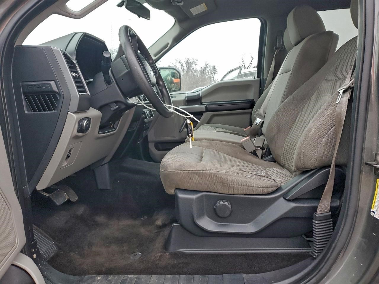 Vehicle/107941_07.jpg