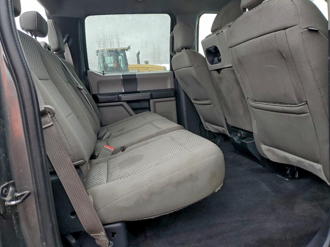 Vehicle/107941_10.jpg