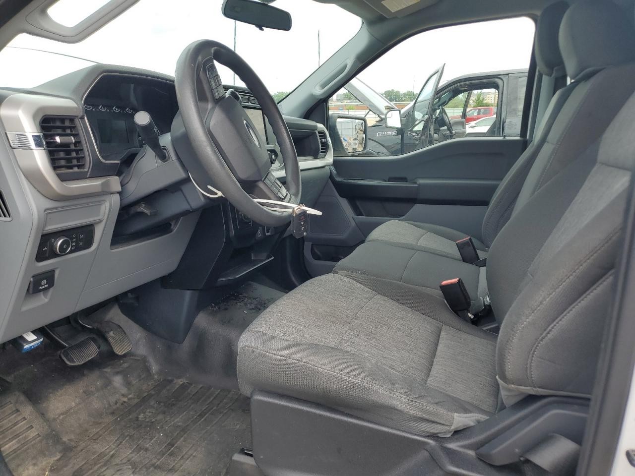 Vehicle/108040_03.jpg