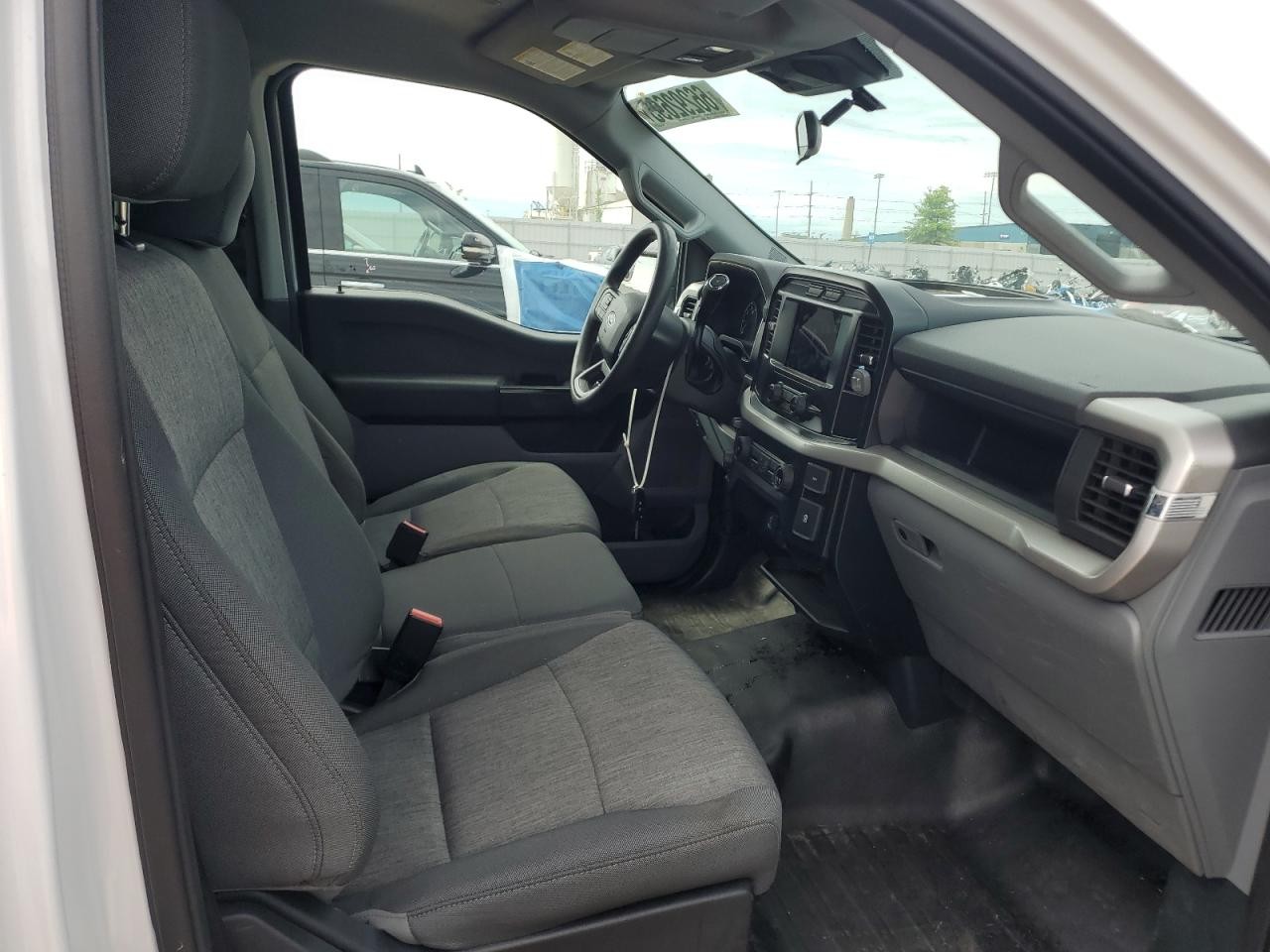 Vehicle/108040_06.jpg
