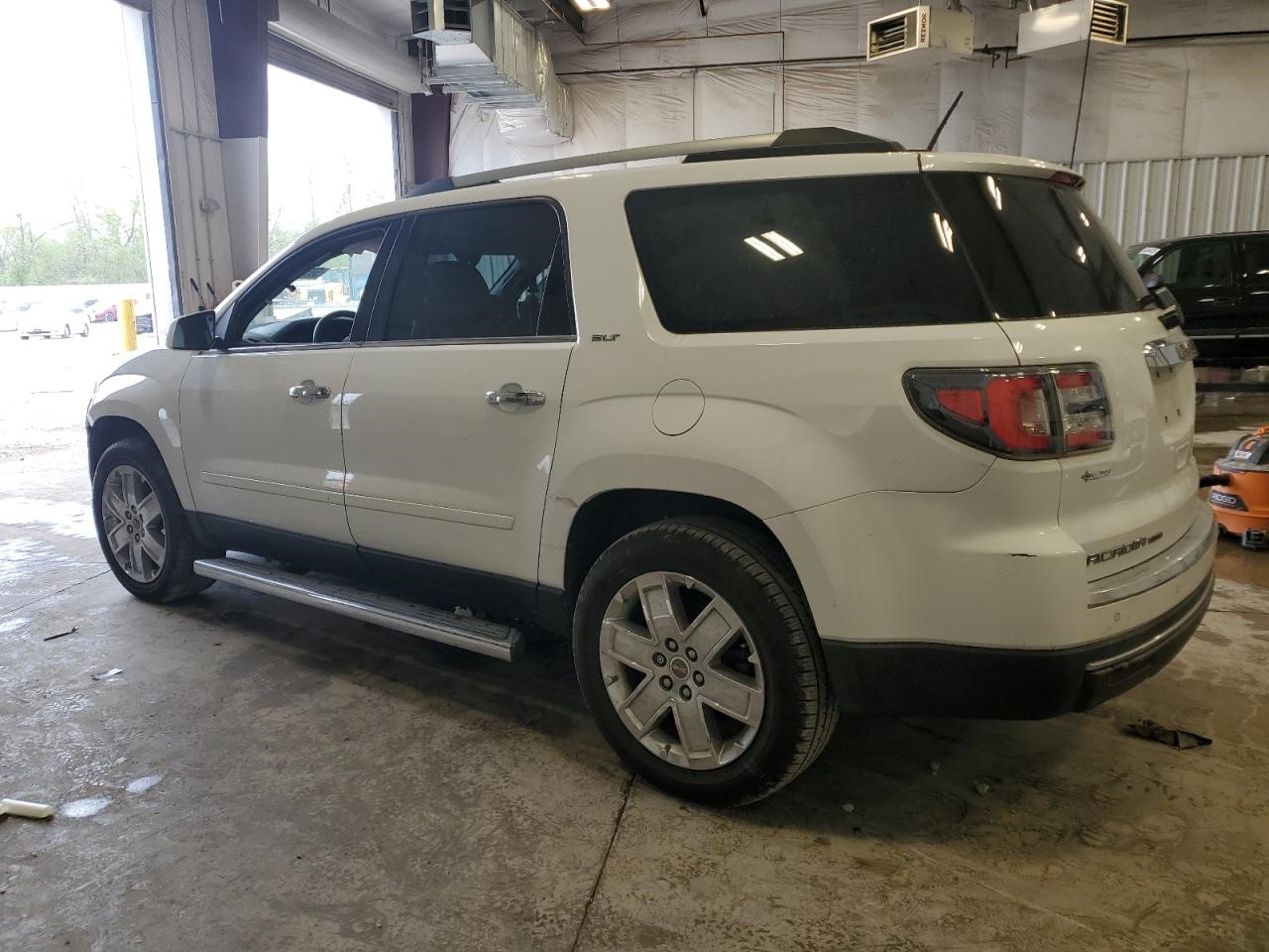 Vehicle/108359_02.jpg
