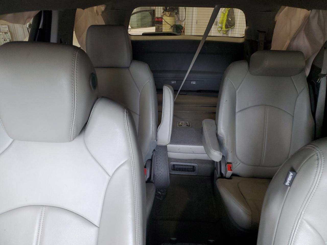 Vehicle/108359_10.jpg