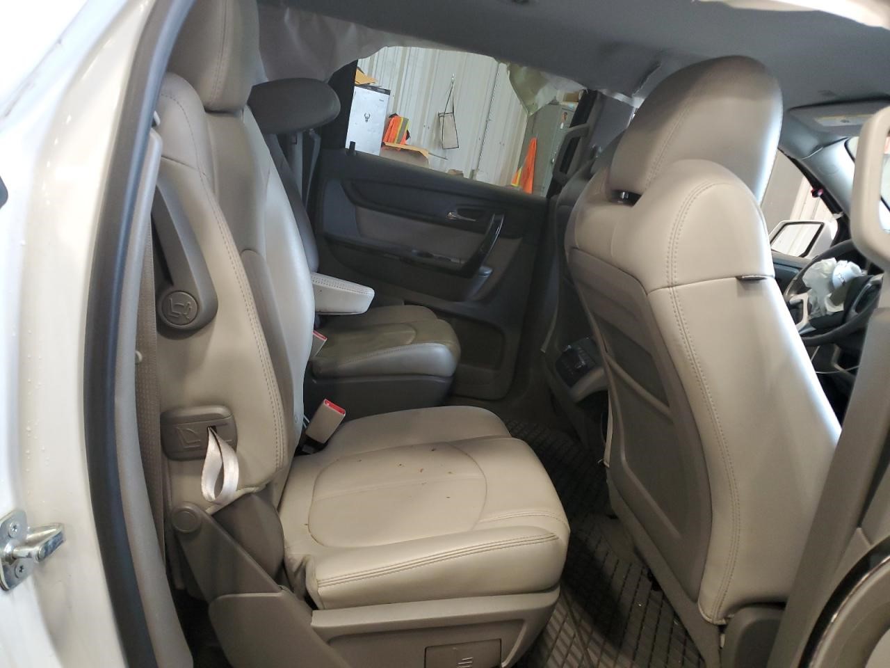 Vehicle/108359_11.jpg