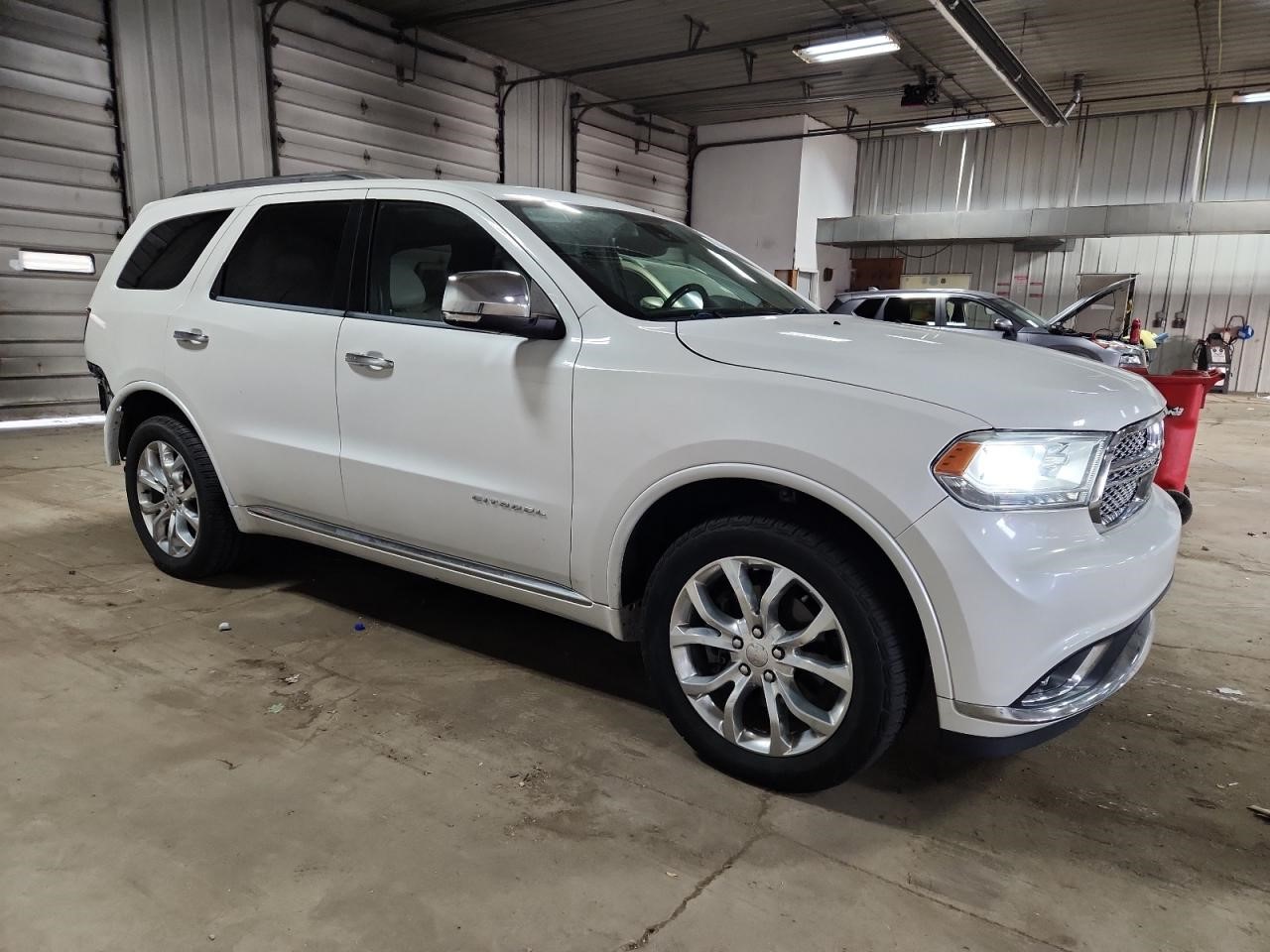 Vehicle/108612_04.jpg