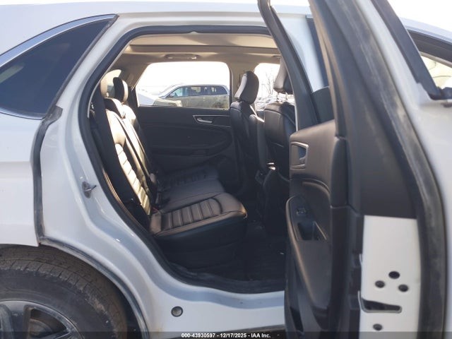 Vehicle/108840_08.jpg