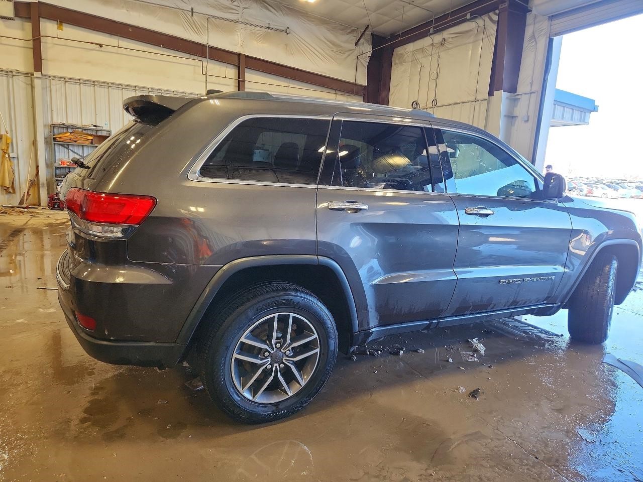 Vehicle/109262_03.jpg